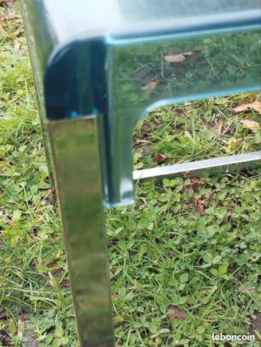 Table d’appoint vintage Marc Berthier pour Prisunic – Plexiglas bleu – Années 60