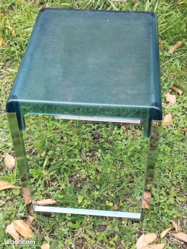 Table d’appoint vintage Marc Berthier pour Prisunic – Plexiglas bleu – Années 60