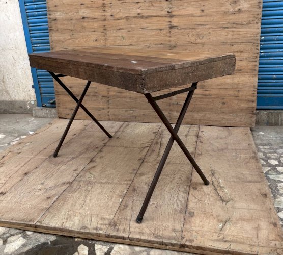 Table datelier pliante structure métal avec plateau en teck massif