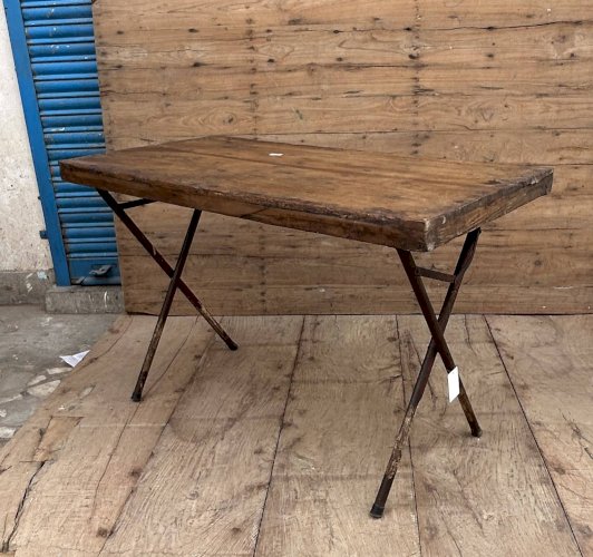 Table datelier pliante structure métal avec plateau en teck massif