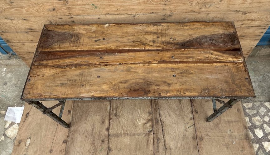 Table datelier pliante structure métal avec plateau en teck massif