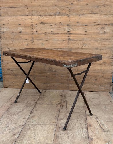 Table datelier pliante structure métal avec plateau en teck massif