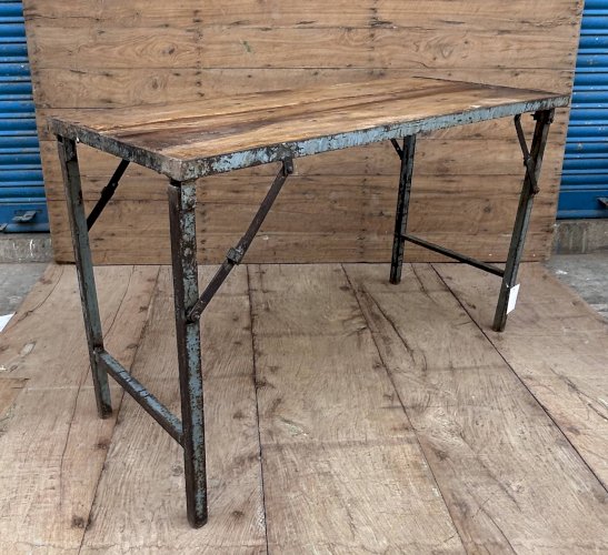 Table datelier pliante structure métal avec plateau en teck massif