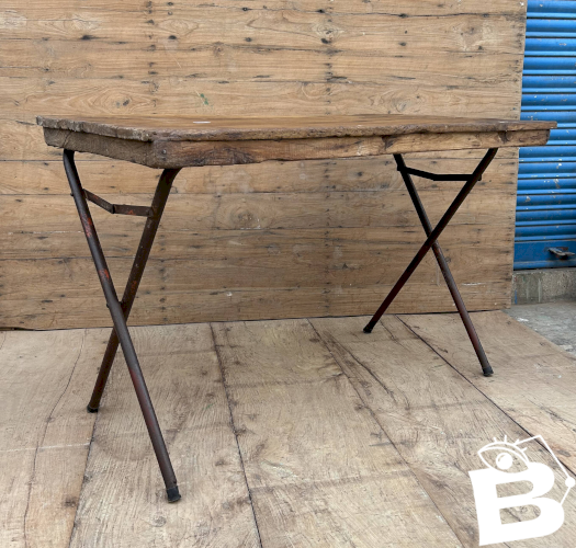 Table datelier pliante structure métal avec plateau en teck massif