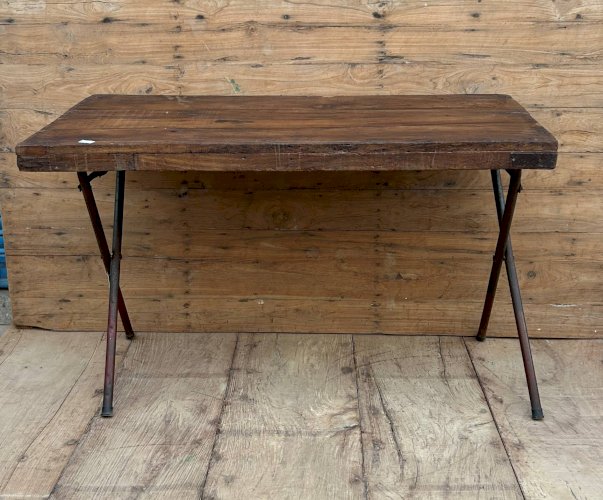 Table datelier pliante structure métal avec plateau en teck massif