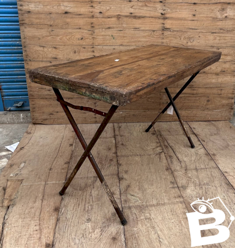 Table datelier pliante structure métal avec plateau en teck massif