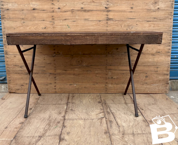 Table datelier pliante structure métal avec plateau en teck massif