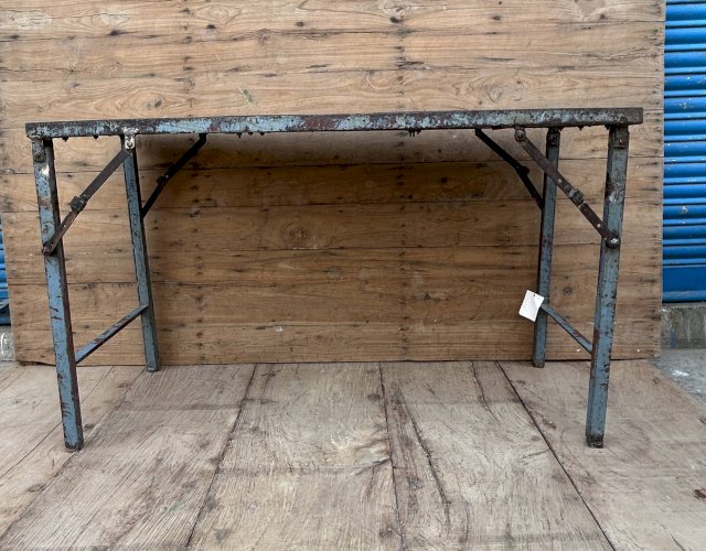 Table datelier pliante structure métal avec plateau en teck massif