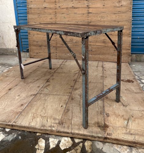 Table datelier pliante structure métal avec plateau en teck massif