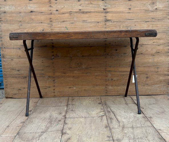 Table datelier pliante structure métal avec plateau en teck massif