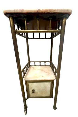 Table de chevet Art Déco en laiton et marbre veiné XX siècle