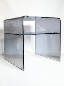 Nightstand / side table in plexiglass (lucite) 1970s