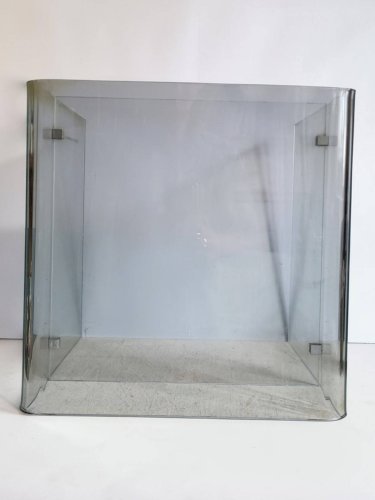 Table de chevet / bout de canapé en plexiglas (lucite) 1970s
