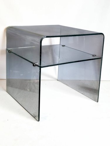 Table de chevet / bout de canapé en plexiglas (lucite) 1970s