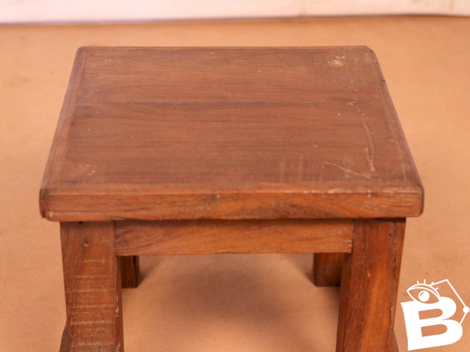 Table de chevet d’atelier en teck birman