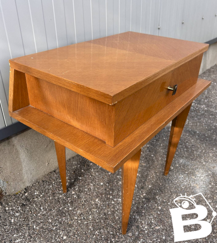 table de chevet des années 50 moderniste
