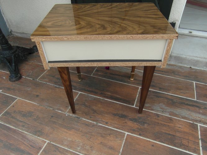 Table de chevet
