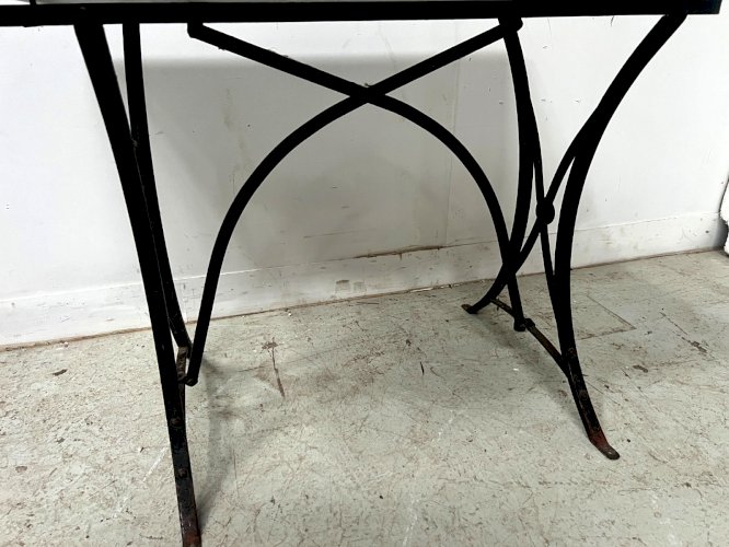 Table de jardin ou véranda en fer de fonte XX siècle