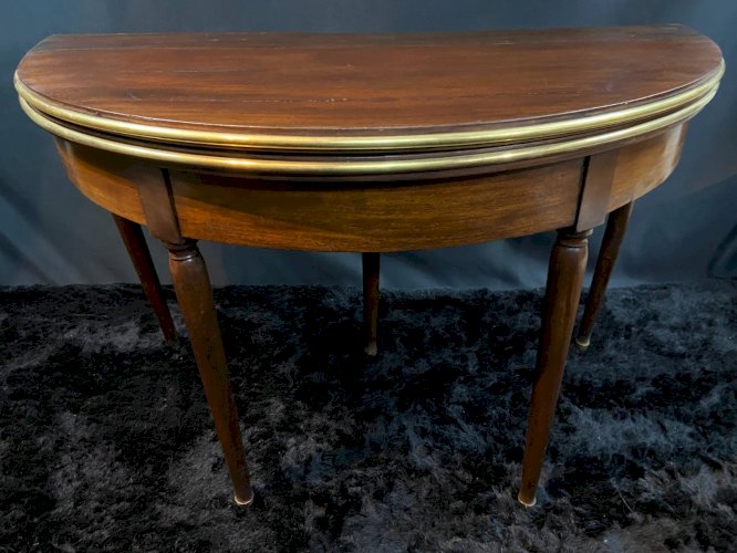 Table demi-lune acajou fin d'époque Louis XVI formant console table à jeu XVIIIe