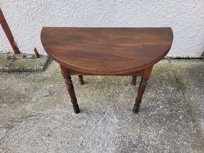 TABLE DEMI LUNE EN NOYER MASSIF LOUIS PHILIPPE DU XIX ème SIECLE