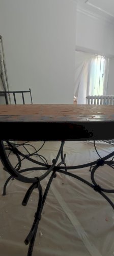 table en zellige avec ses 4 chaises en fer forgé