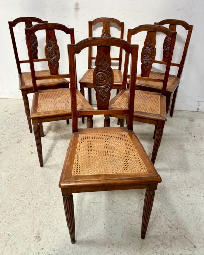 Table et six chaises Art Déco en noyer massif XX siècle