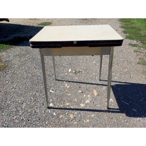 Table Formica Jaune