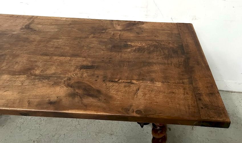 Table monastere a piétement torsadé en noyer massif XIX siècle