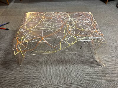 Table mouchoir en plexi graffiti années 80