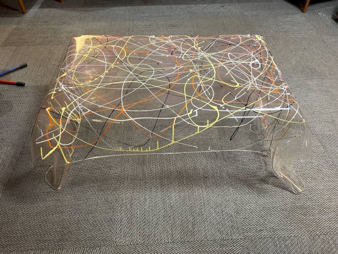 Table mouchoir en plexi graffiti années 80