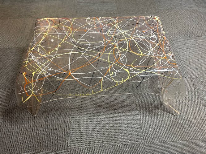 Table mouchoir en plexi graffiti années 80