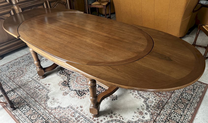 Table ovale "Maintenon" noyer et châtaignier