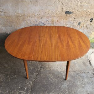 Scandinavian Extendable Round Table in Teak 1960s