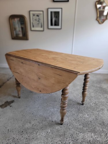 Table ronde  à volets en bois maasif