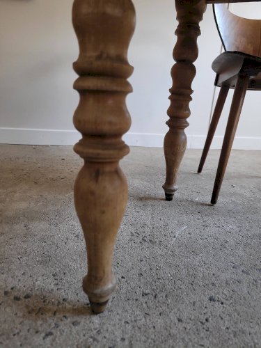 Table ronde  à volets en bois maasif