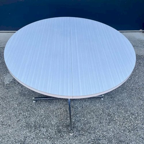 Table ronde en formica