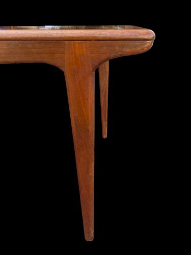 Table scandinave Tricoire et Vecchione