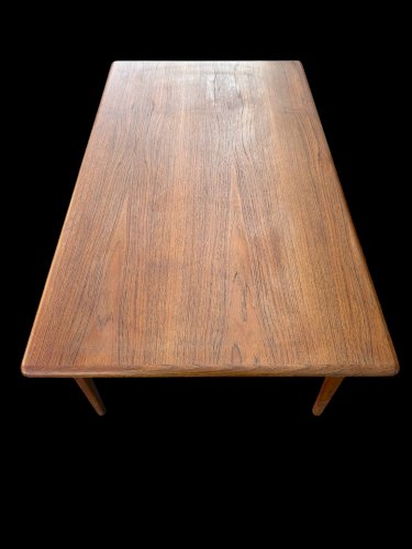 Table scandinave Tricoire et Vecchione