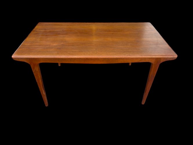 Table scandinave Tricoire et Vecchione