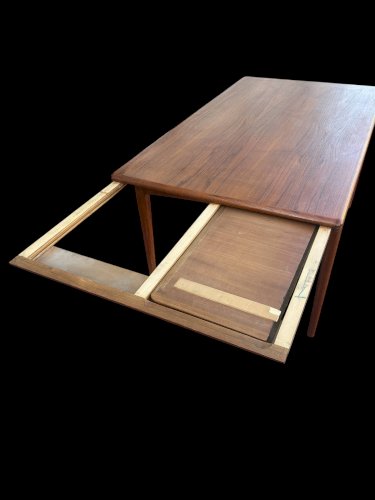 Table scandinave Tricoire et Vecchione
