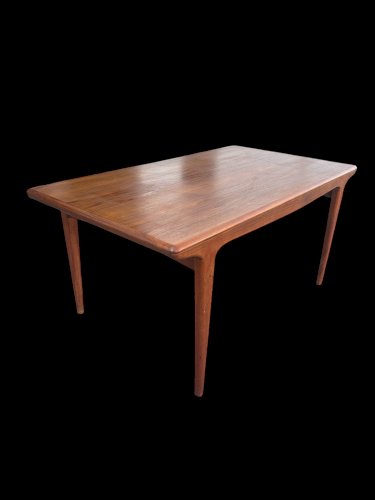 Table scandinave Tricoire et Vecchione