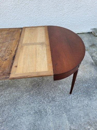 TABLE STYLE LOUIS XVI EN ACAJOU AVEC 2 ALLONGES N30