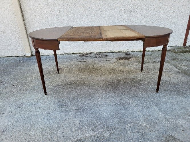 TABLE STYLE LOUIS XVI EN ACAJOU AVEC 2 ALLONGES N30
