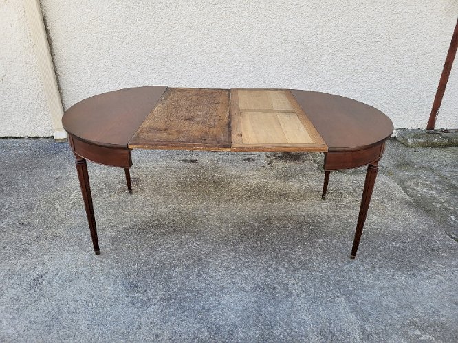TABLE STYLE LOUIS XVI EN ACAJOU AVEC 2 ALLONGES N30