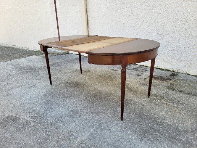 TABLE STYLE LOUIS XVI EN ACAJOU AVEC 2 ALLONGES N30