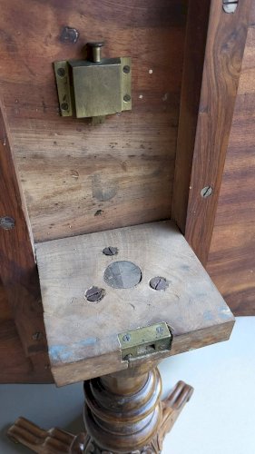 Table violon quadripode vers 1900