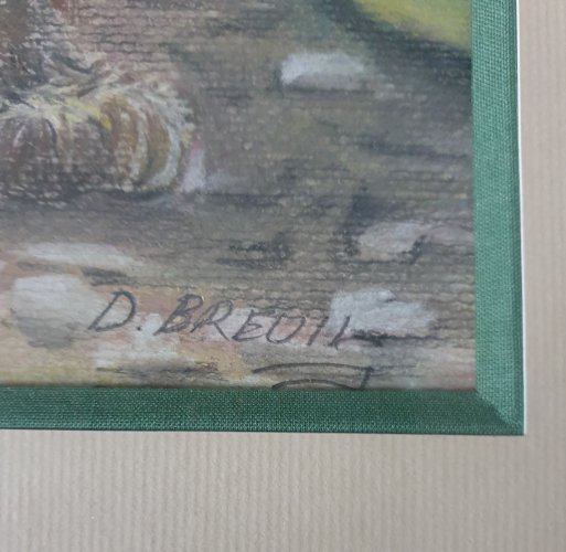 Tableau au pastel représentant un chaton tigré assis qui regarde un papillon, signé en bas à droite D. Breuil