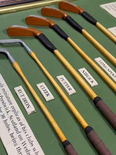 Tableau commémoratif clubs de golf utilisés par William Park Senior Open 1860