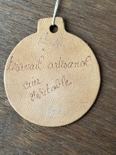 Tableau masque en cuir, véritable maquenne 1989- production artisanale signée