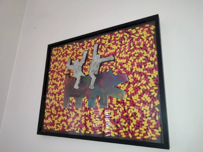 tableau original nommé folie sous controle signé par lartiste PBS en bon etat